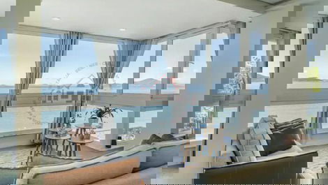 Excellent house with panoramic sea views and 4 suites