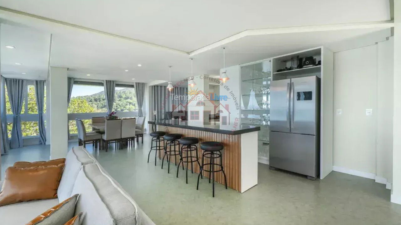 House for vacation rental in Bombinhas (Praia de Zimbros)