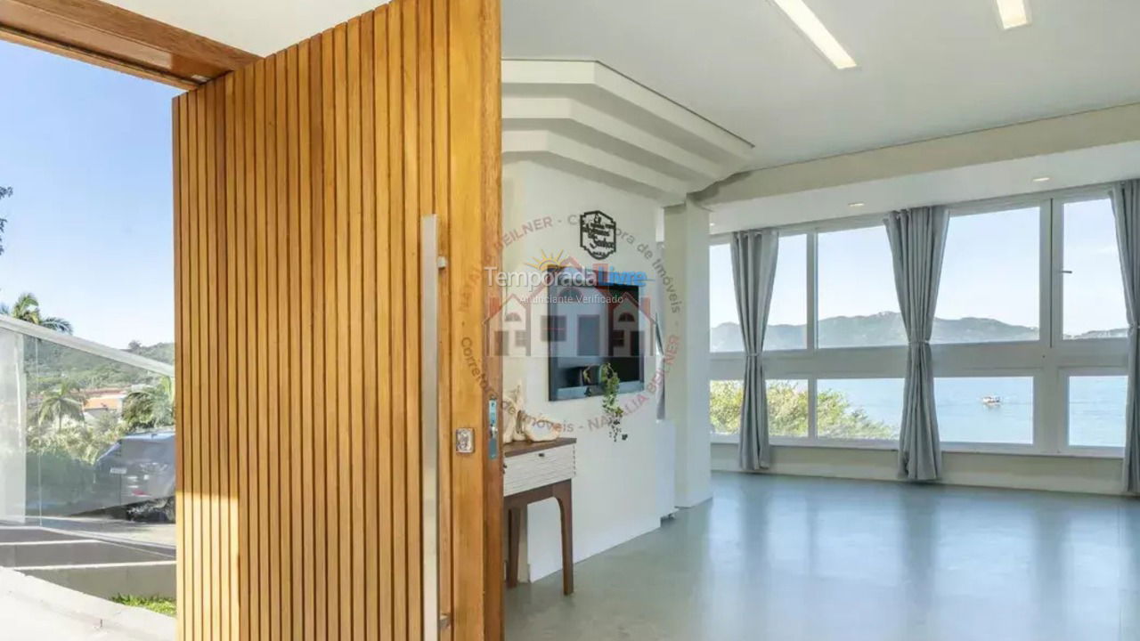 House for vacation rental in Bombinhas (Praia de Zimbros)