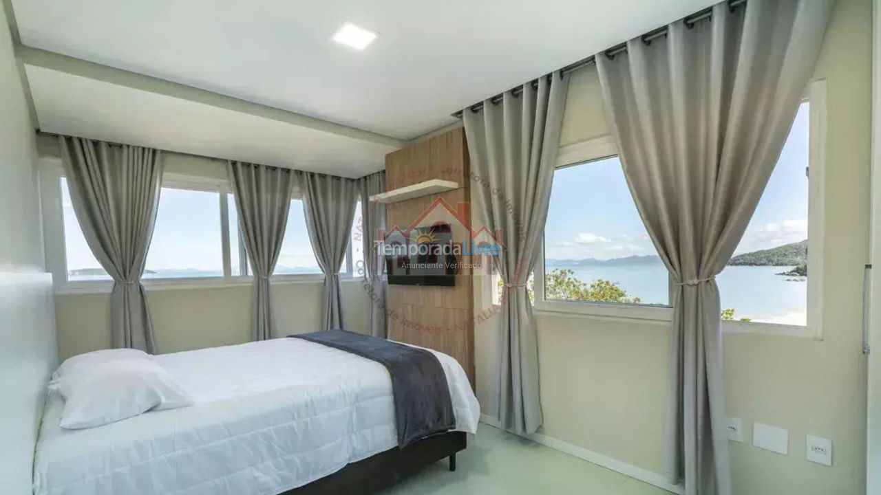 House for vacation rental in Bombinhas (Praia de Zimbros)