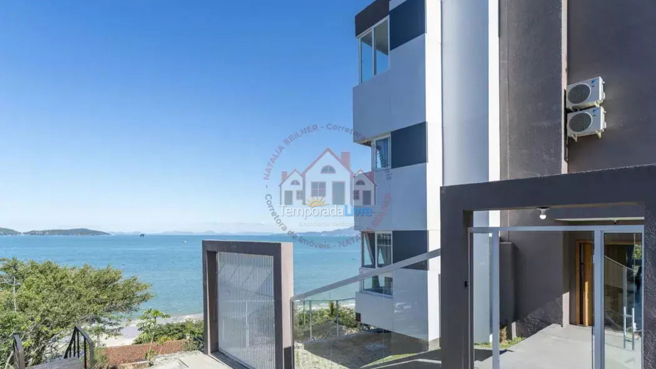 House for vacation rental in Bombinhas (Praia de Zimbros)