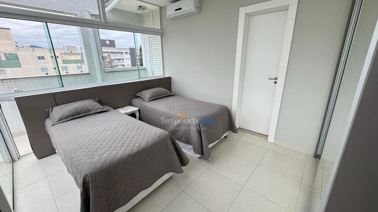 Apartment for vacation rental in Bombinhas (Mariscal)