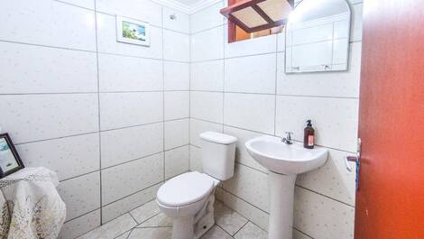 Casa cerca de la playa de Quatro Ilhas y del centro de Bombinhas