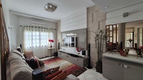 5-Bedroom Vacation Home in Jurerê Internacional