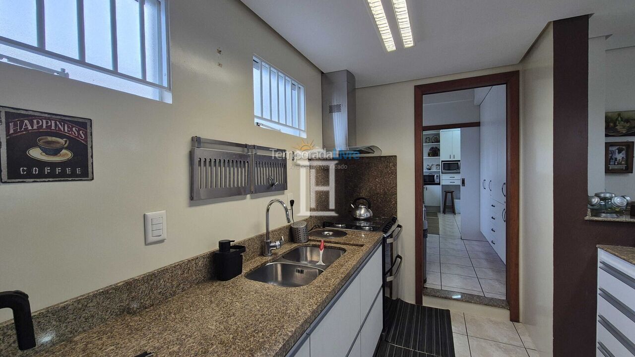 House for vacation rental in Florianopolis (Jurerê Internacional)