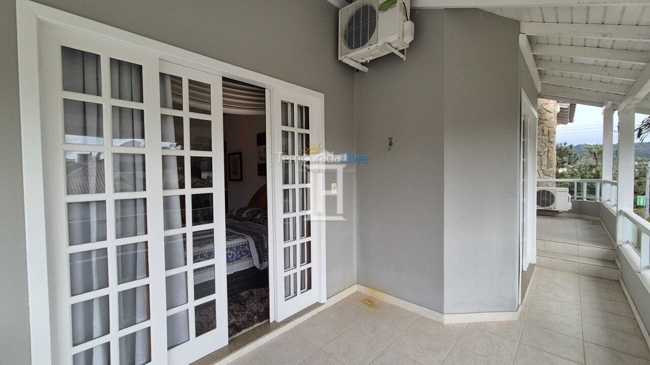 House for vacation rental in Florianopolis (Jurerê Internacional)