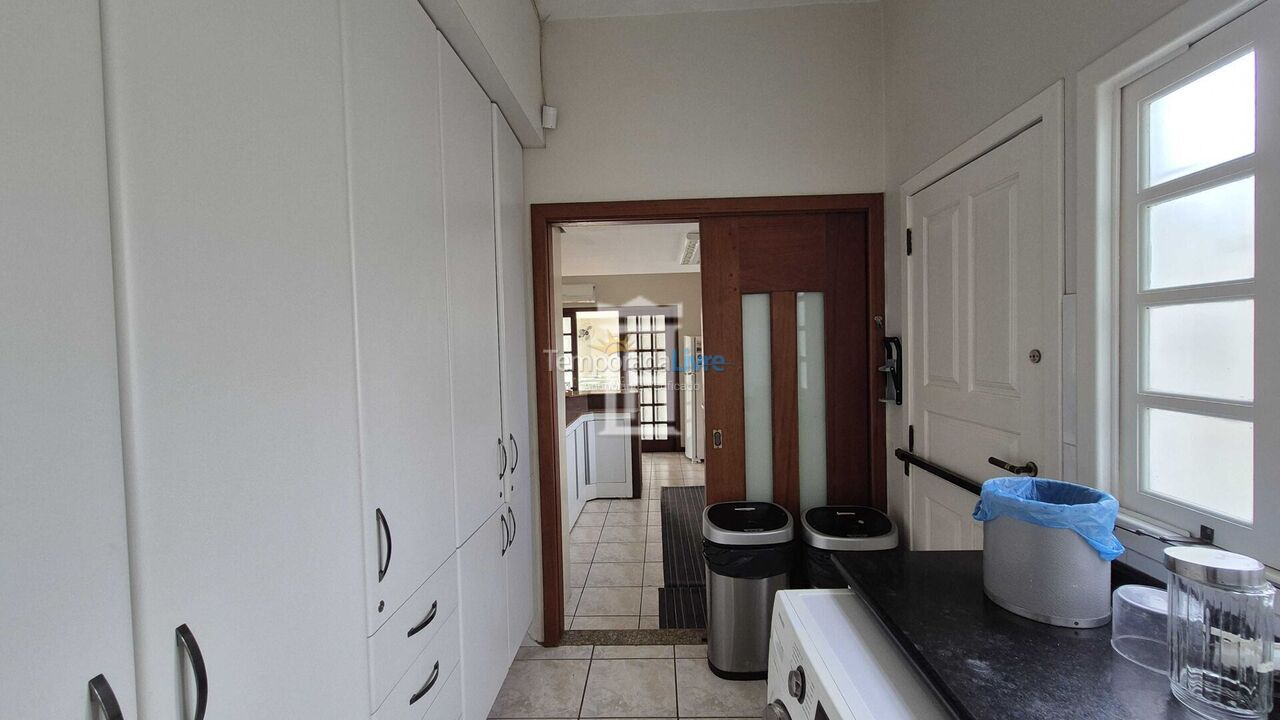 House for vacation rental in Florianopolis (Jurerê Internacional)