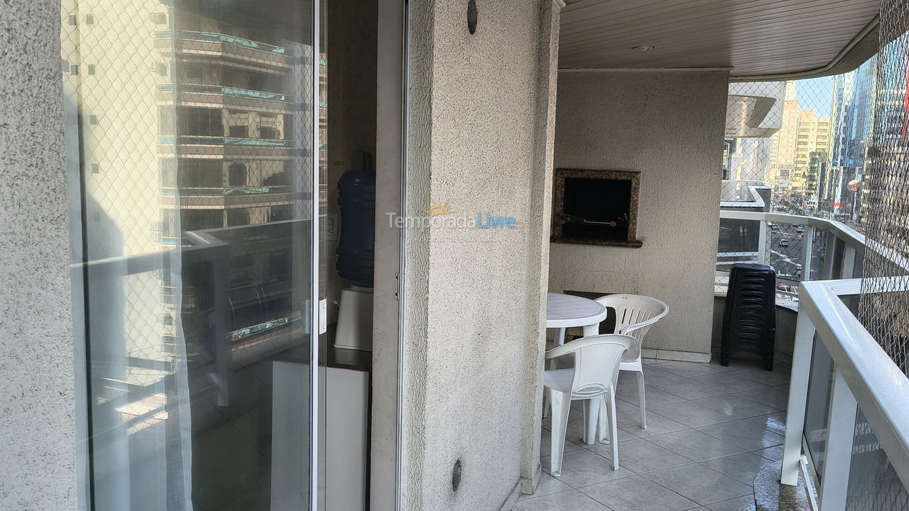 Apartamento para aluguel de temporada em Itapema (Meia Praia)