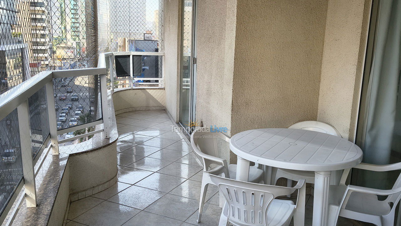 Apartamento para aluguel de temporada em Itapema (Meia Praia)
