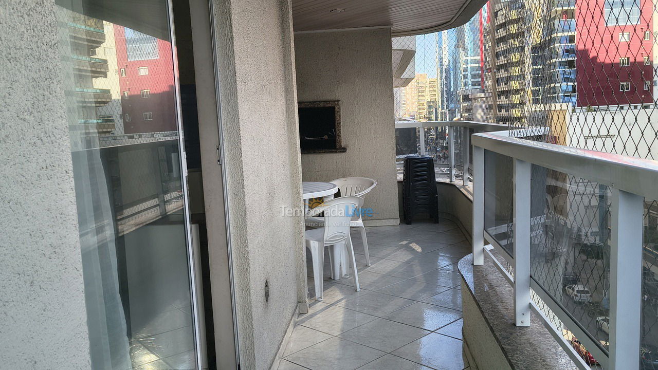 Apartamento para aluguel de temporada em Itapema (Meia Praia)