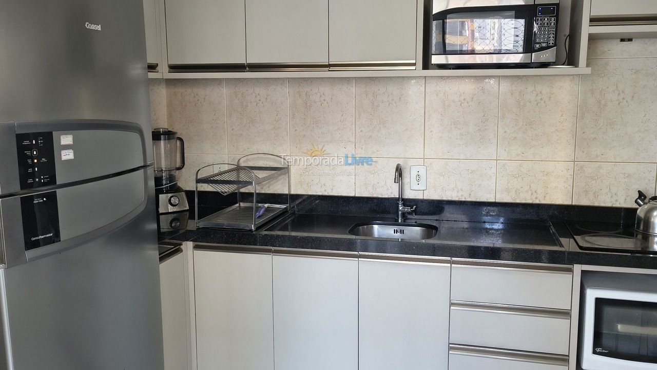Apartamento para aluguel de temporada em Itapema (Meia Praia)
