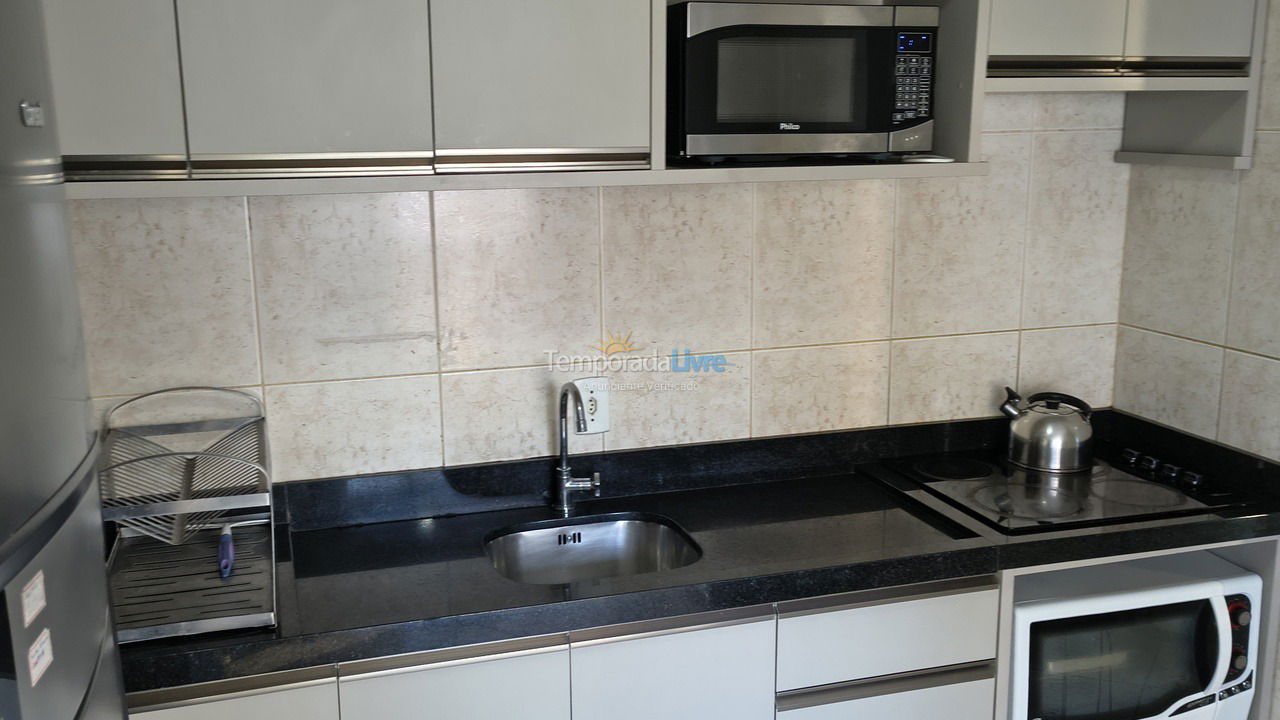 Apartamento para aluguel de temporada em Itapema (Meia Praia)