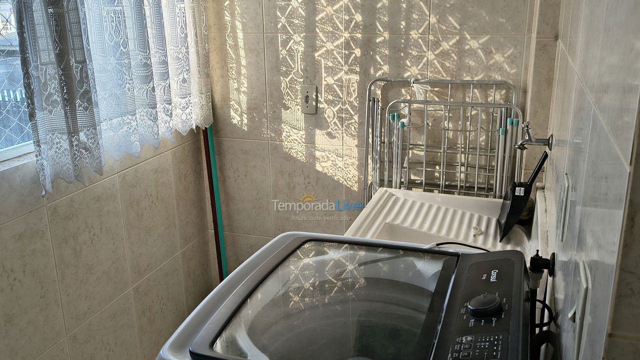 Apartamento para aluguel de temporada em Itapema (Meia Praia)