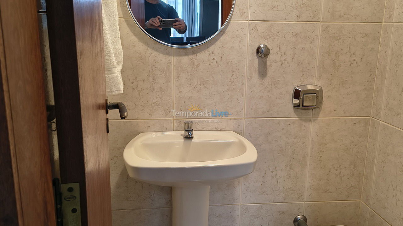 Apartamento para aluguel de temporada em Itapema (Meia Praia)