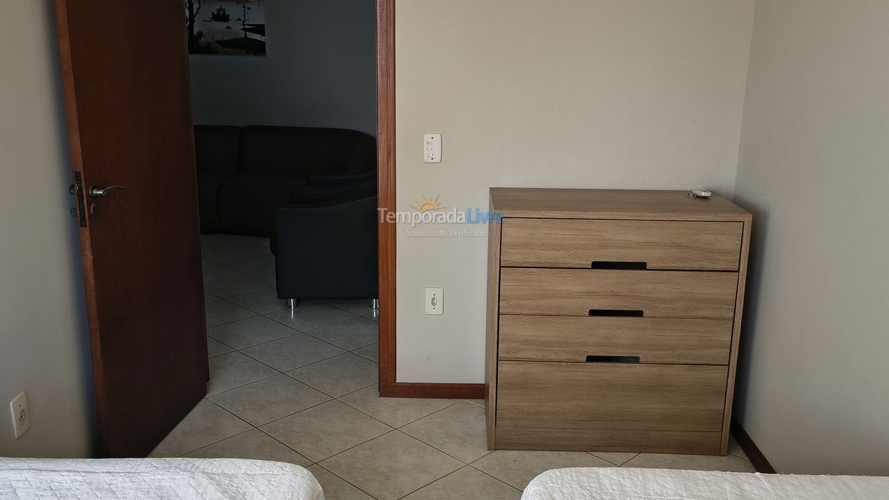 Apartamento para aluguel de temporada em Itapema (Meia Praia)