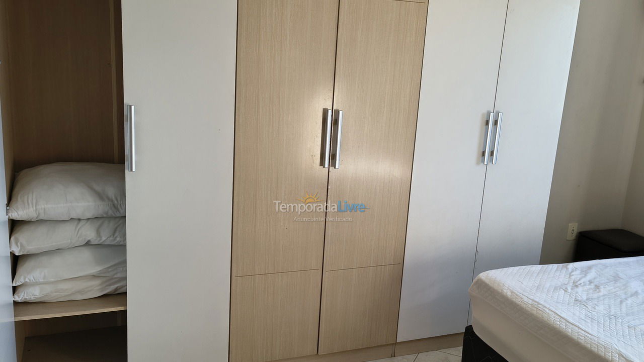 Apartamento para aluguel de temporada em Itapema (Meia Praia)