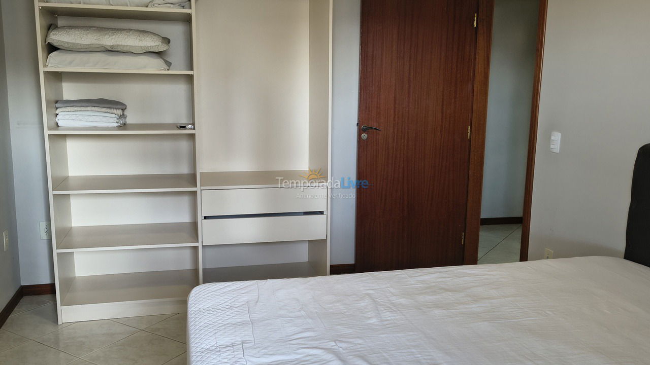 Apartamento para aluguel de temporada em Itapema (Meia Praia)