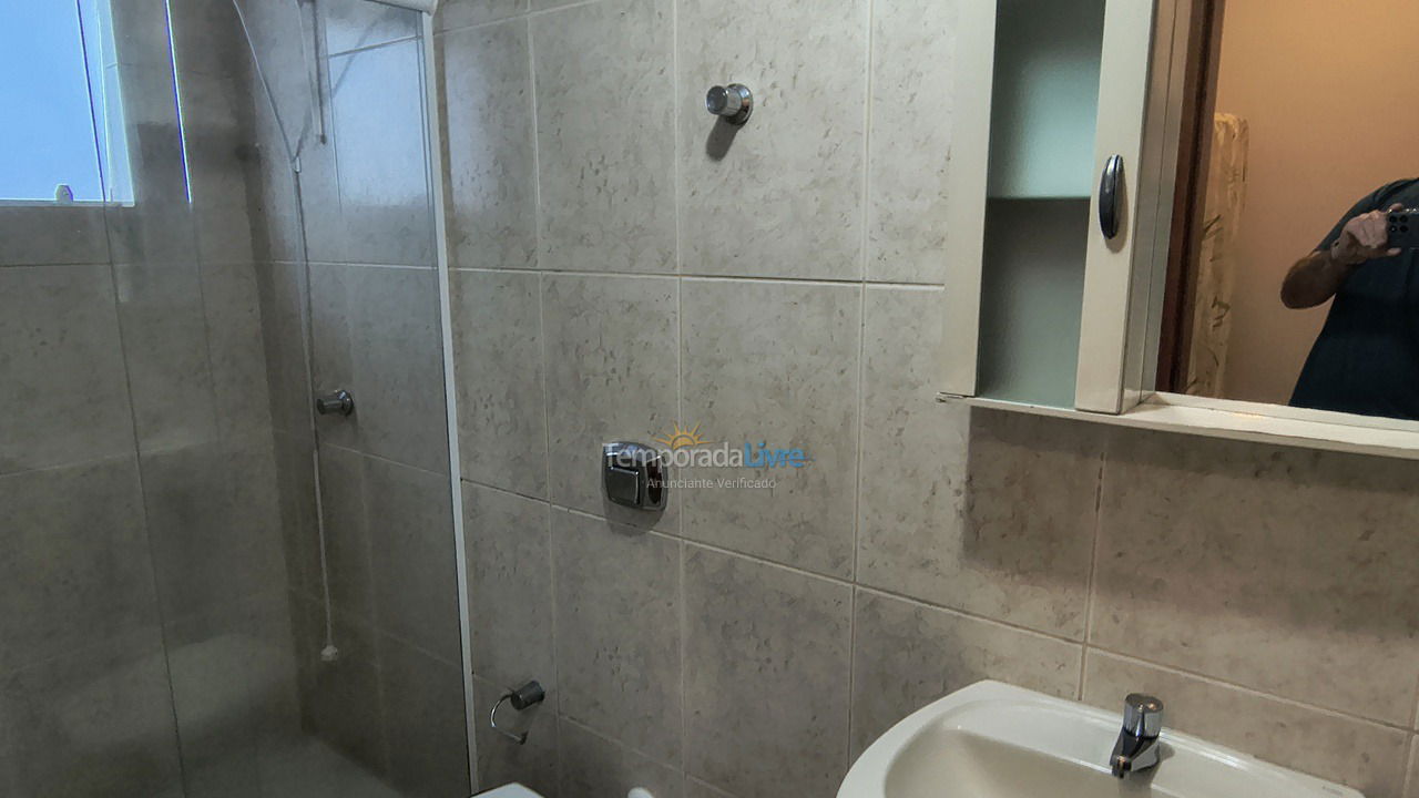 Apartamento para aluguel de temporada em Itapema (Meia Praia)