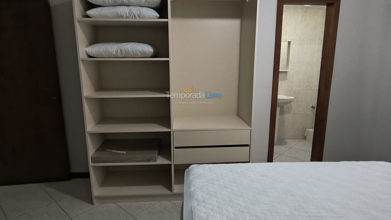 Apartamento para aluguel de temporada em Itapema (Meia Praia)