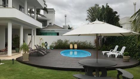 Luxury 6 Bedroom House in Jurerê Internacional
