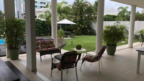 Luxury 6 Bedroom House in Jurerê Internacional