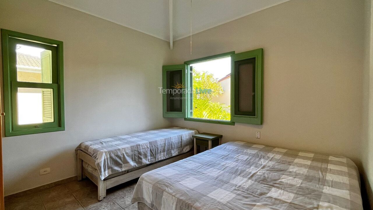 Casa para alquiler de vacaciones em São Sebastião (Praia da Baleia)