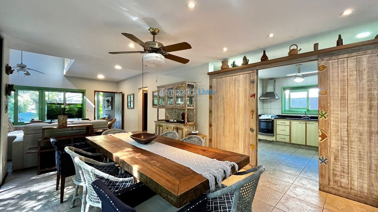 Casa para alquiler de vacaciones em São Sebastião (Praia da Baleia)