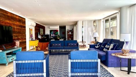 6 quartos, piscina, sauna, churrasqueira, frente ao mar.