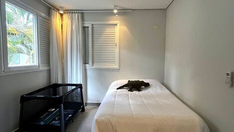 6 quartos, piscina, sauna, churrasqueira, frente ao mar.
