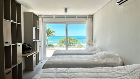 6 quartos, piscina, sauna, churrasqueira, frente ao mar.