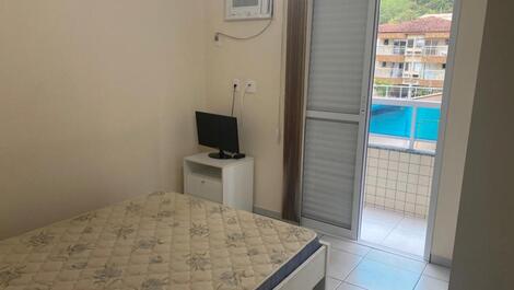 GREAT 2-BEDROOM APARTMENT WITH SUITE 2 BLOCKS FROM PRAIA GRANDE