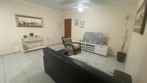 GREAT 2-BEDROOM APARTMENT WITH SUITE 2 BLOCKS FROM PRAIA GRANDE