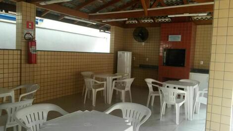 GREAT 2-BEDROOM APARTMENT WITH SUITE 2 BLOCKS FROM PRAIA GRANDE