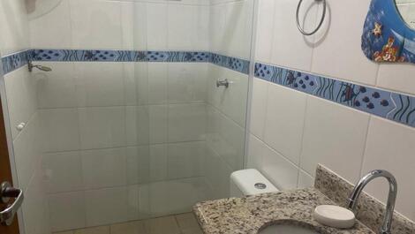 GREAT 2-BEDROOM APARTMENT WITH SUITE 2 BLOCKS FROM PRAIA GRANDE