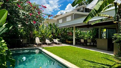 CASA FRENTE AO MAR- PRAIA DE JUQUEHY