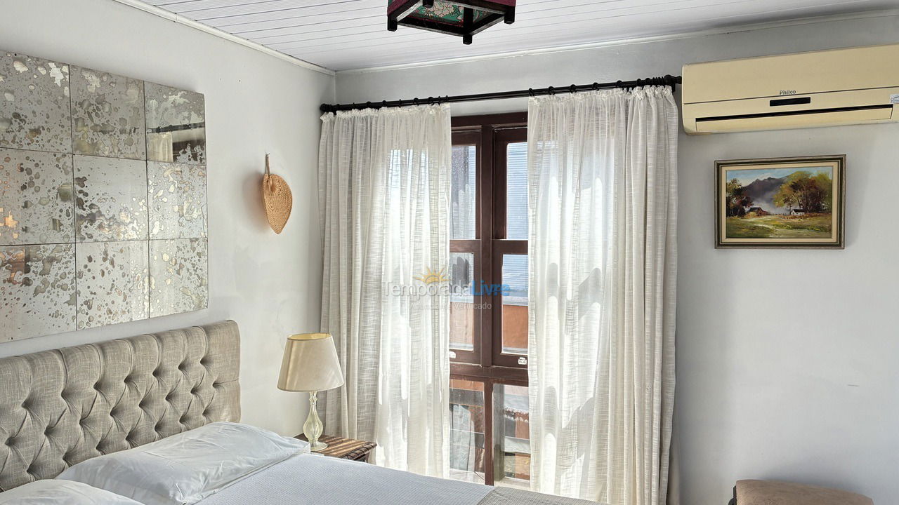 Casa para aluguel de temporada em Imbituba (Praia do Rosa)