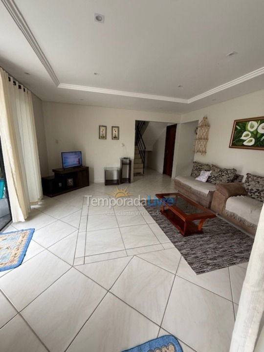 Casa para aluguel de temporada em São Francisco do Sul (Enseada)