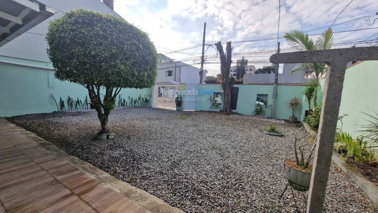Casa para aluguel de temporada em Balneário Camboriú (Nações)