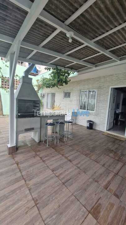 Casa para aluguel de temporada em Balneário Camboriú (Nações)
