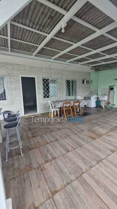 Casa para aluguel de temporada em Balneário Camboriú (Nações)