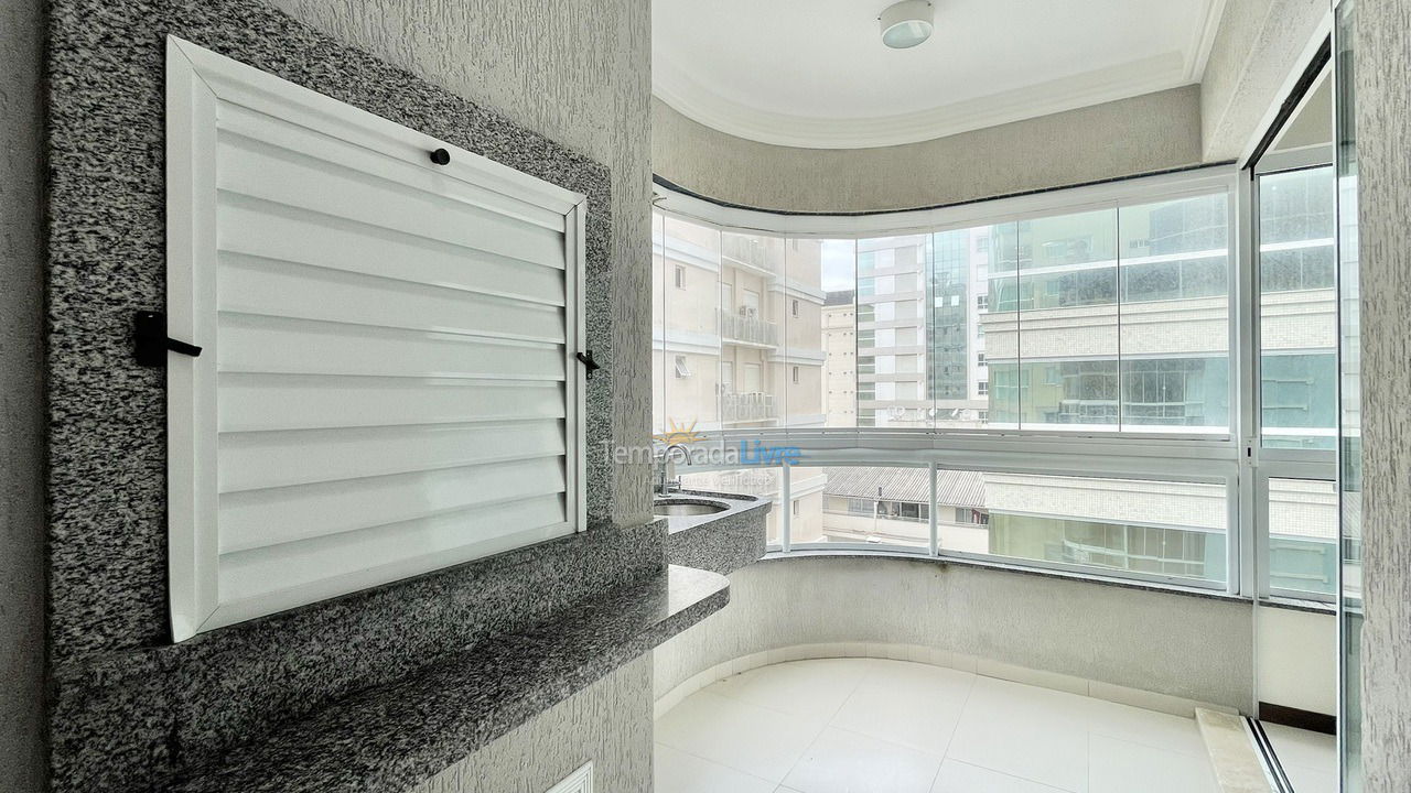 Apartamento para aluguel de temporada em Itapema (Meia Praia)