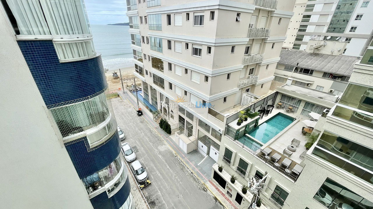 Apartamento para aluguel de temporada em Itapema (Meia Praia)