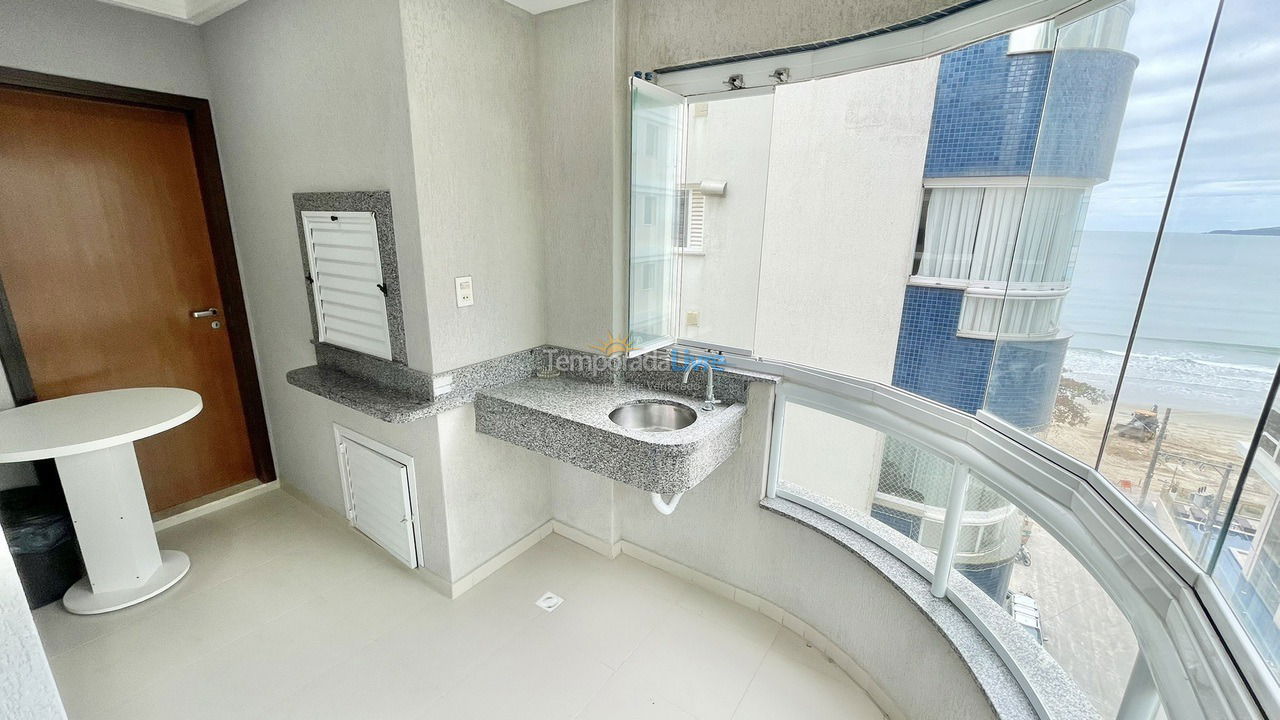 Apartamento para aluguel de temporada em Itapema (Meia Praia)