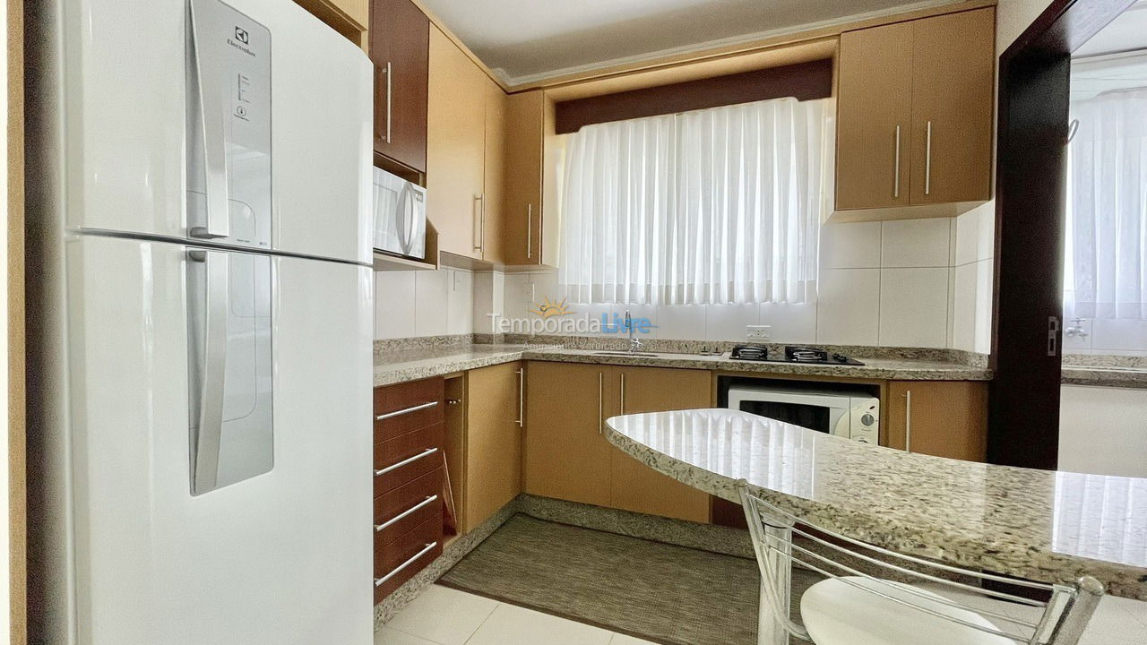 Apartamento para aluguel de temporada em Itapema (Meia Praia)