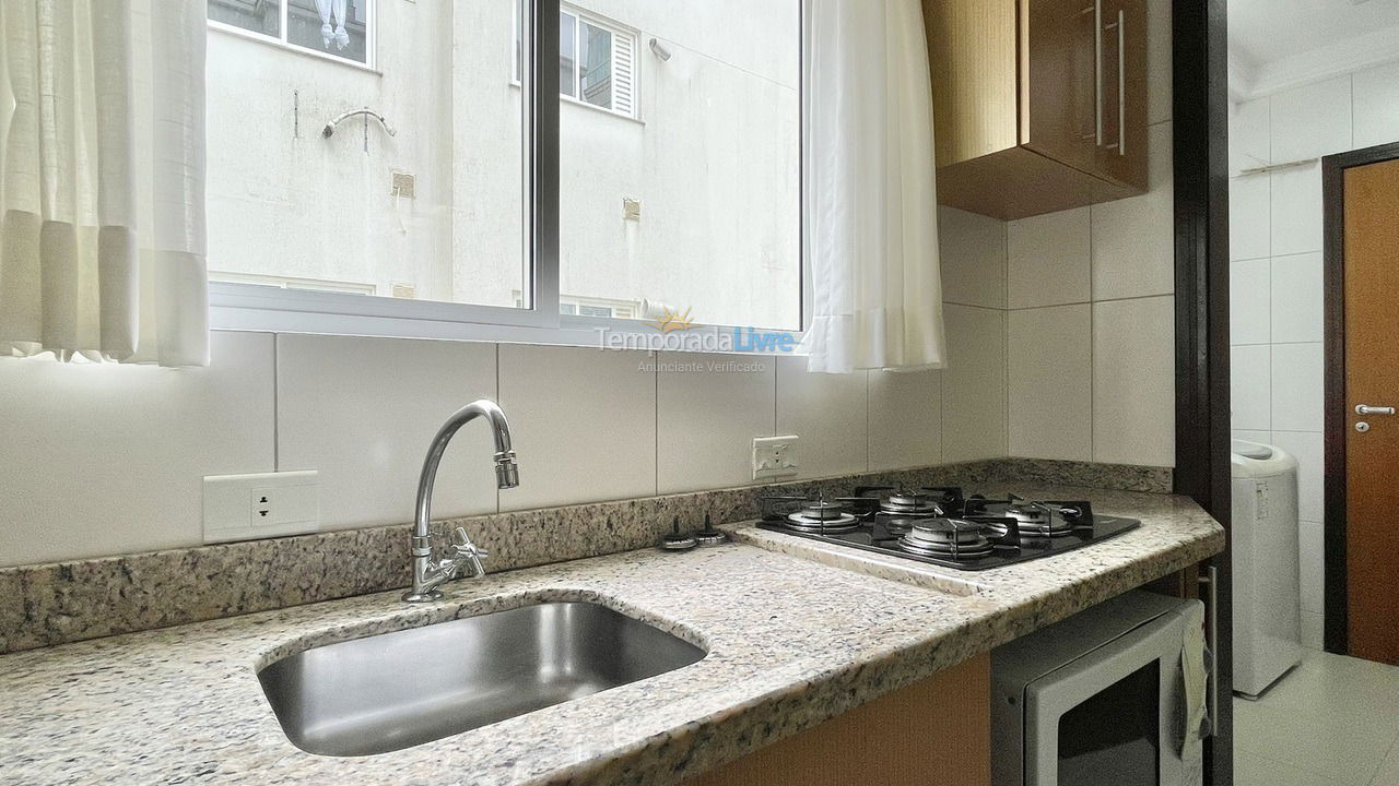 Apartamento para aluguel de temporada em Itapema (Meia Praia)