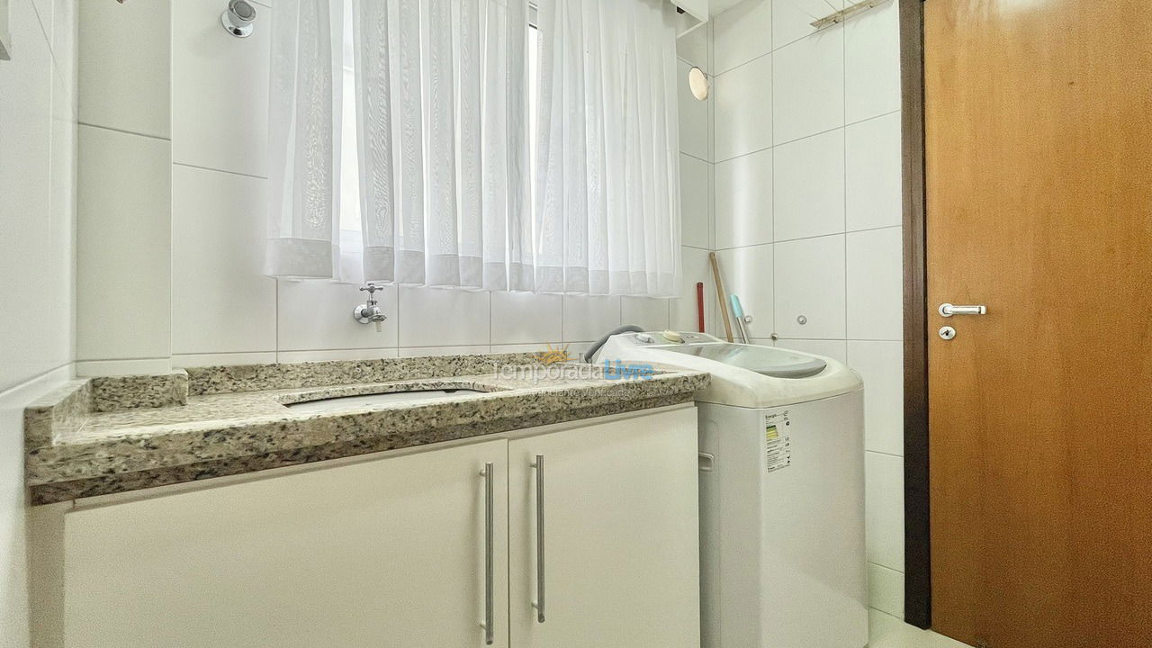 Apartamento para aluguel de temporada em Itapema (Meia Praia)