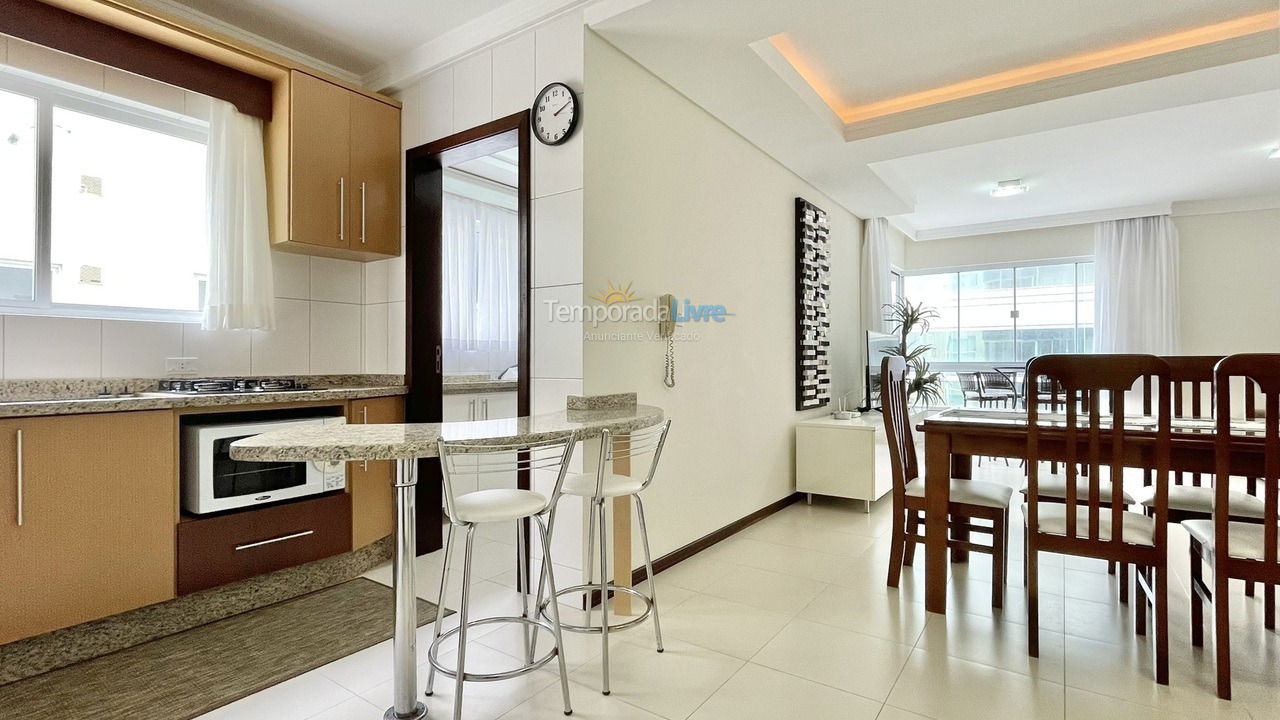 Apartamento para aluguel de temporada em Itapema (Meia Praia)