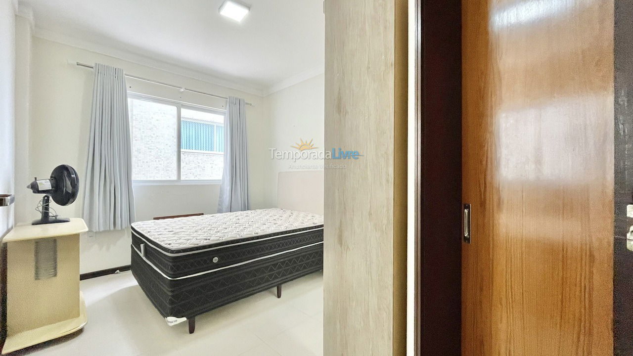 Apartamento para aluguel de temporada em Itapema (Meia Praia)