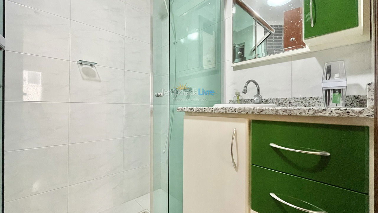 Apartamento para aluguel de temporada em Itapema (Meia Praia)