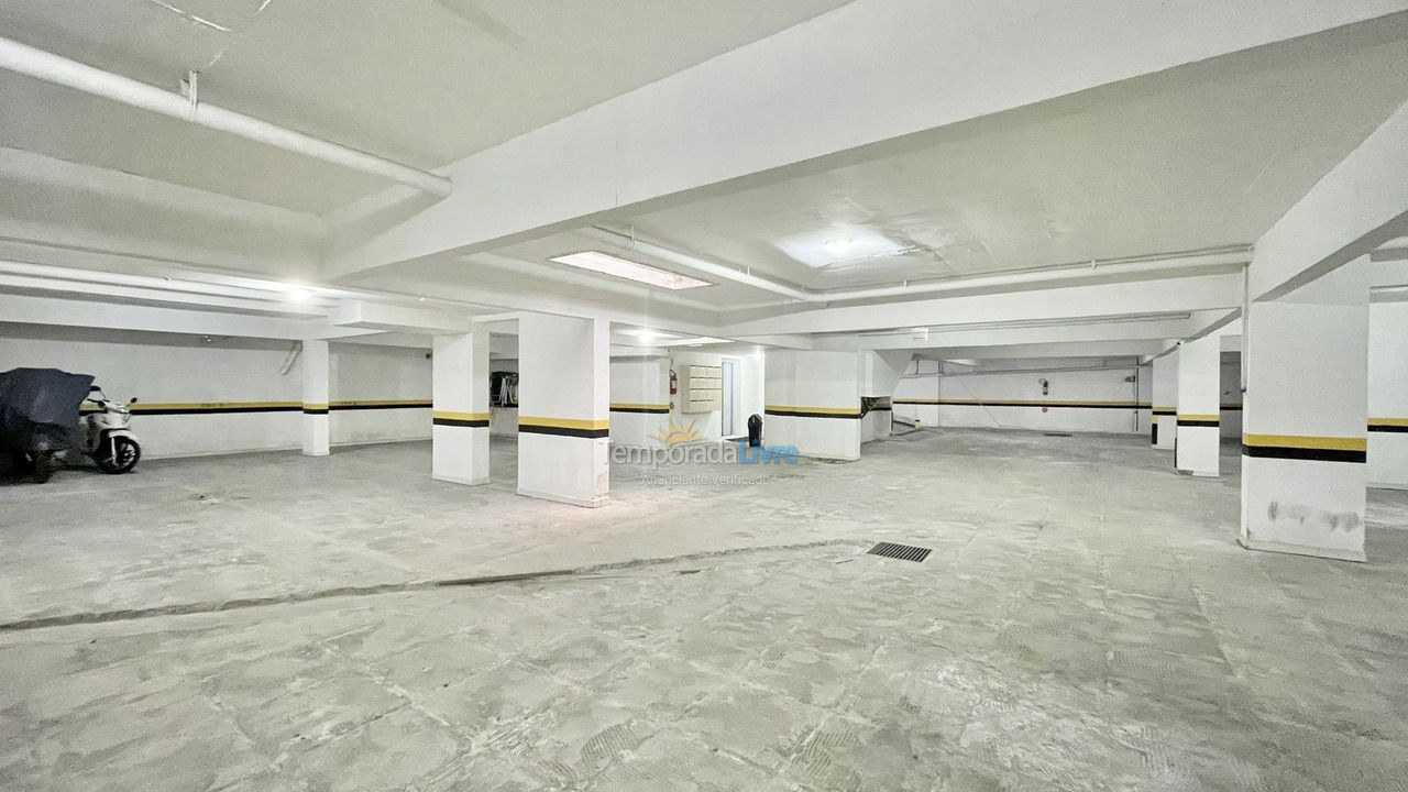 Apartamento para aluguel de temporada em Itapema (Meia Praia)
